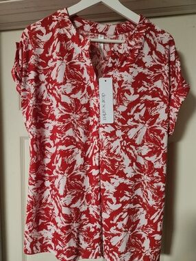 NWT Dear Scarlett Blouse Size Large Red And White